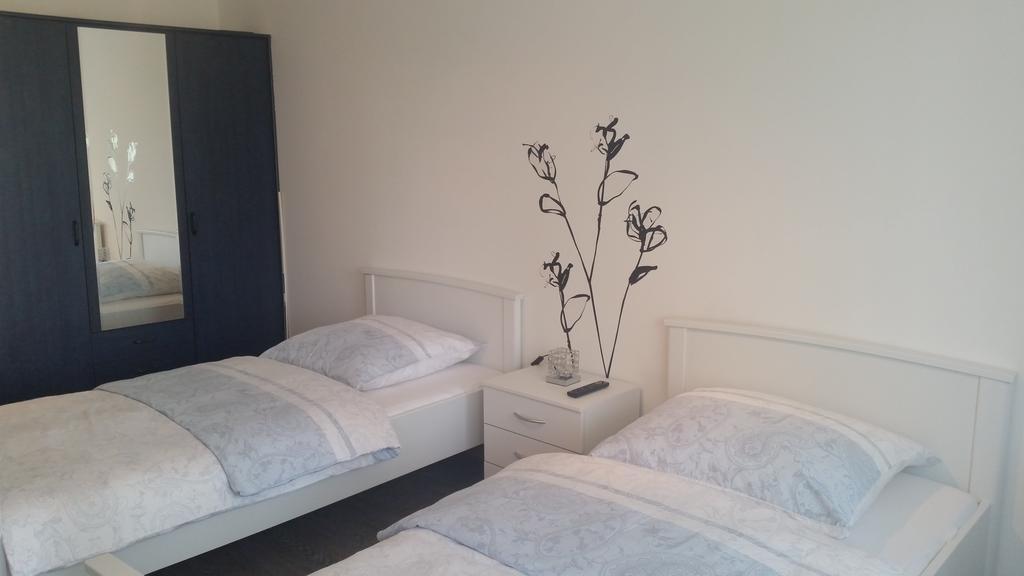 Studios Near Basel Airport Сен-Луи Стая снимка